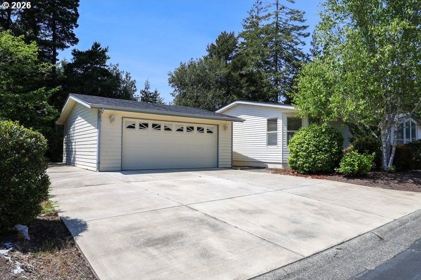 Located in the highly sought-after Florentine Estates 55+ - photo 30