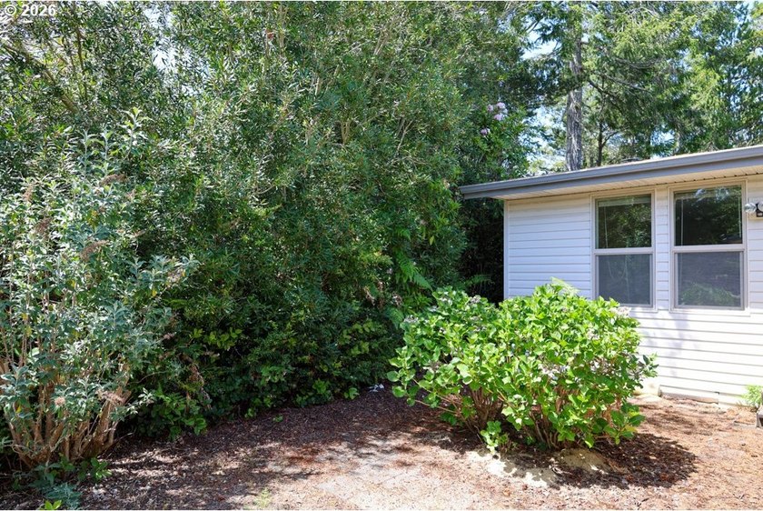 Located in the highly sought-after Florentine Estates 55+ - photo 32