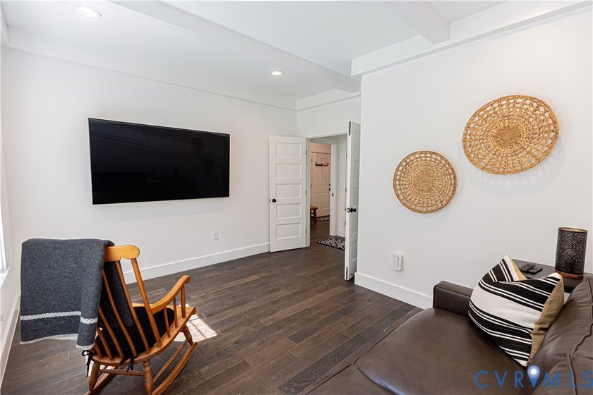 This gorgeous 3 bedroom (+guest suite/flex space) waterfront - photo 12