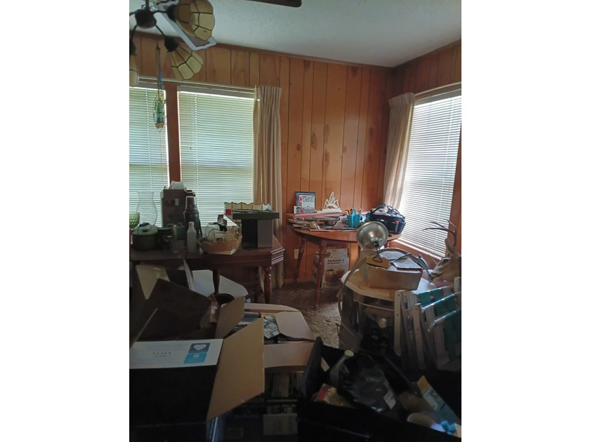 Calling all investors, renovators, and visionaries! Custom built - photo 15
