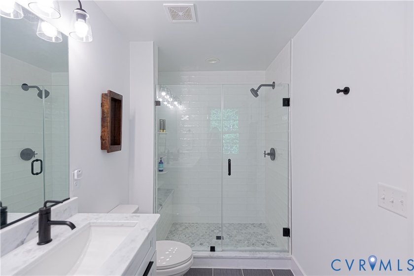 This gorgeous 3 bedroom (+guest suite/flex space) waterfront - photo 24