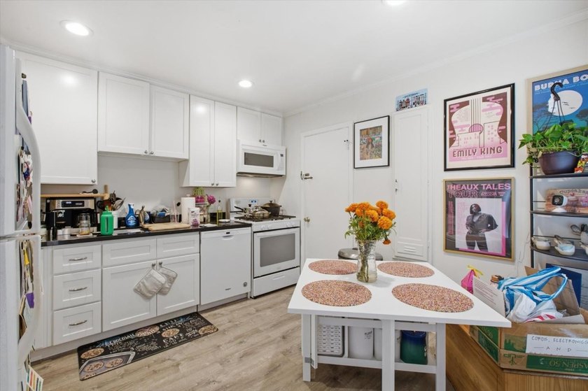 Welcome to this turnkey multi-unit investment opportunity in the - photo 6