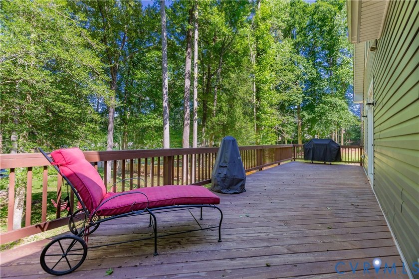 This gorgeous 3 bedroom (+guest suite/flex space) waterfront - photo 33