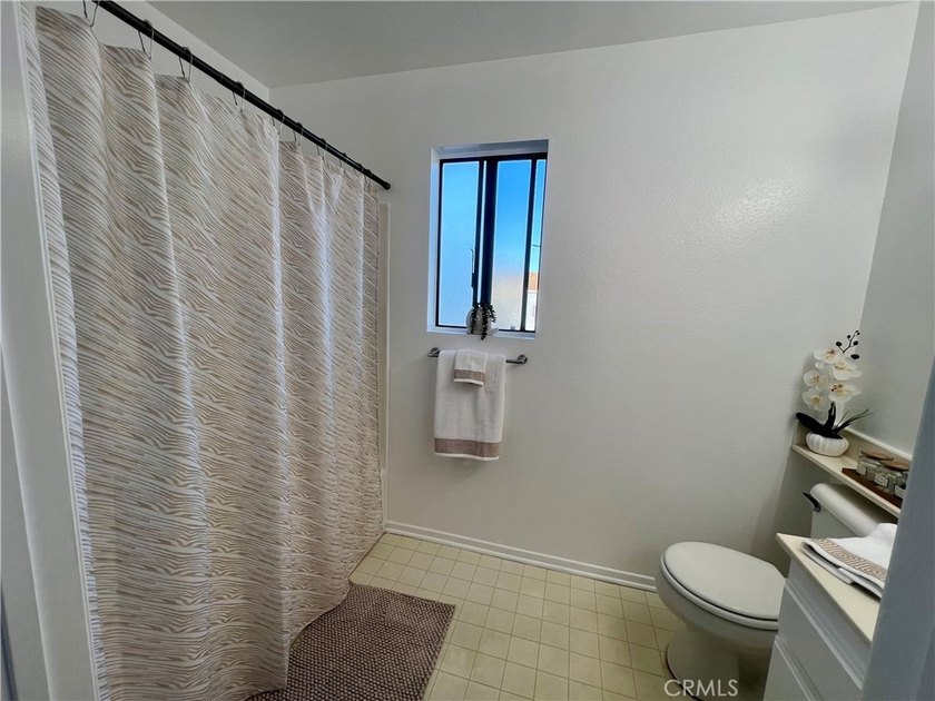 BACK ON THE MARKET AT NO FAULT OF THE SELLER! Motivated Seller!! - photo 8
