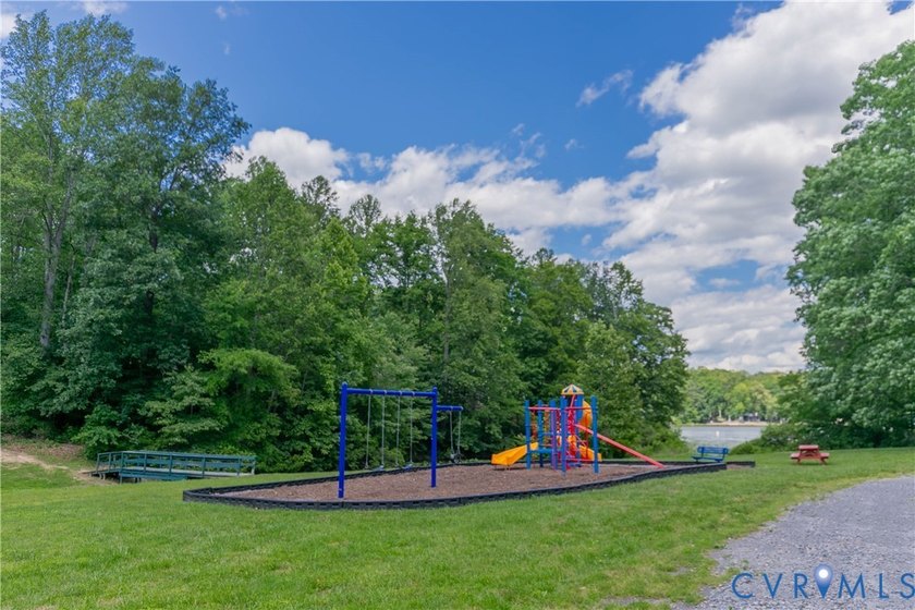 This gorgeous 3 bedroom (+guest suite/flex space) waterfront - photo 50