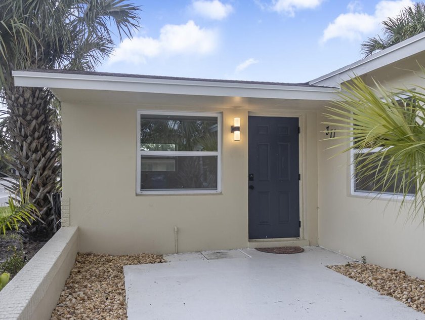 Beautifully renovated 3BR/2BA home on a landscaped corner lot - photo 3
