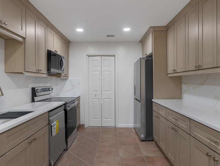 Beautifully renovated 3BR/2BA home on a landscaped corner lot - photo 6