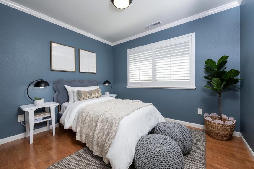 Tucked away on a quiet lane in the highly desirable Redwood - photo 11