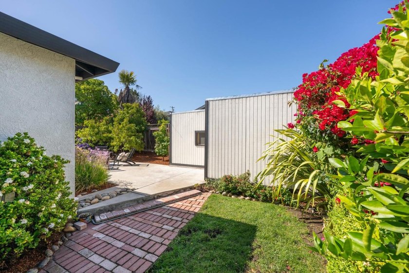 Tucked away on a quiet lane in the highly desirable Redwood - photo 15