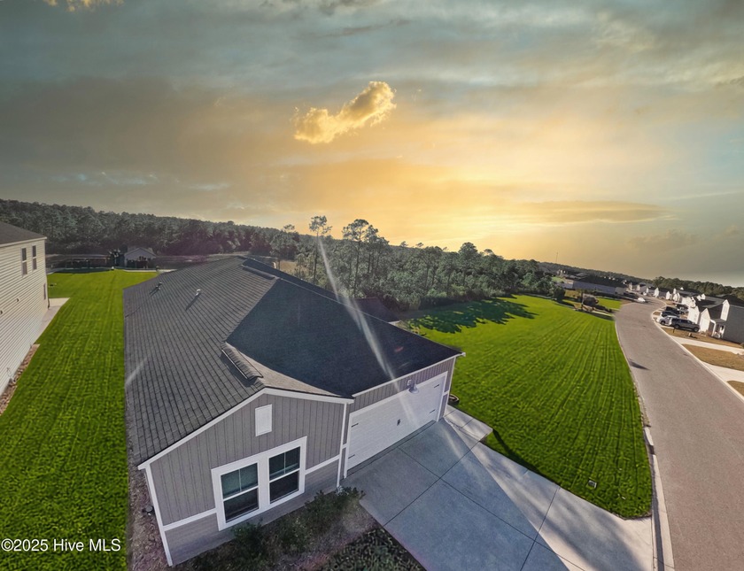 Location, Location, Location! This is THE ONE! Priced to sell - photo 2