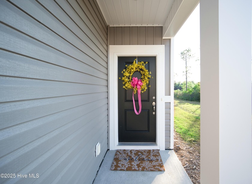 Location, Location, Location! This is THE ONE! Priced to sell - photo 4