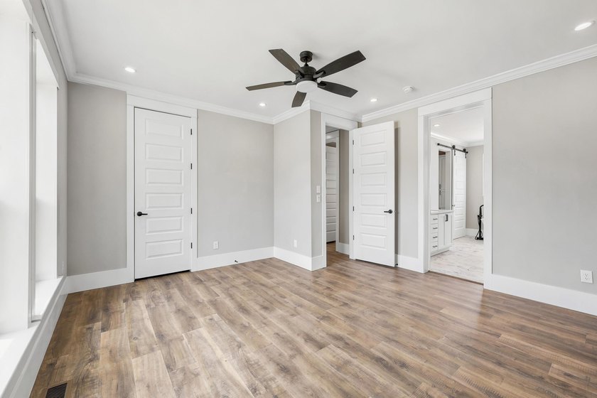 Welcome to 670 Kent Road, where a beautiful gated brick entrance - photo 22