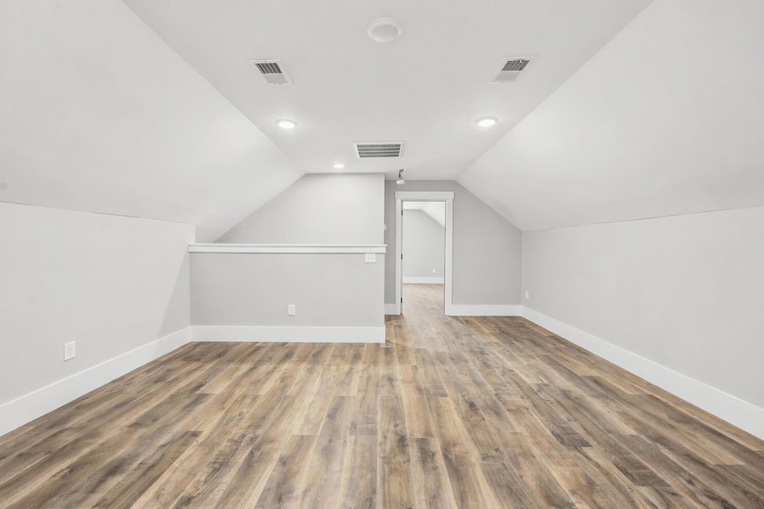 Welcome to 670 Kent Road, where a beautiful gated brick entrance - photo 29