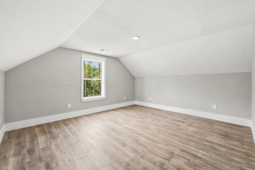 Welcome to 670 Kent Road, where a beautiful gated brick entrance - photo 30