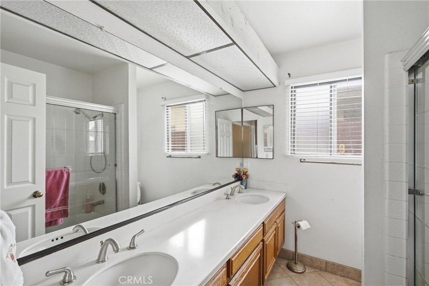 This beautiful Single-Level, 3-bedroom, 2.5-bath home is located - photo 20