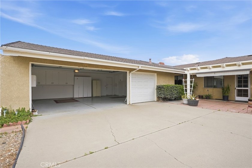 This beautiful Single-Level, 3-bedroom, 2.5-bath home is located - photo 28