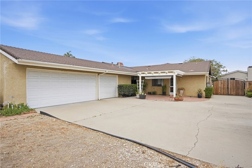 This beautiful Single-Level, 3-bedroom, 2.5-bath home is located - photo 29