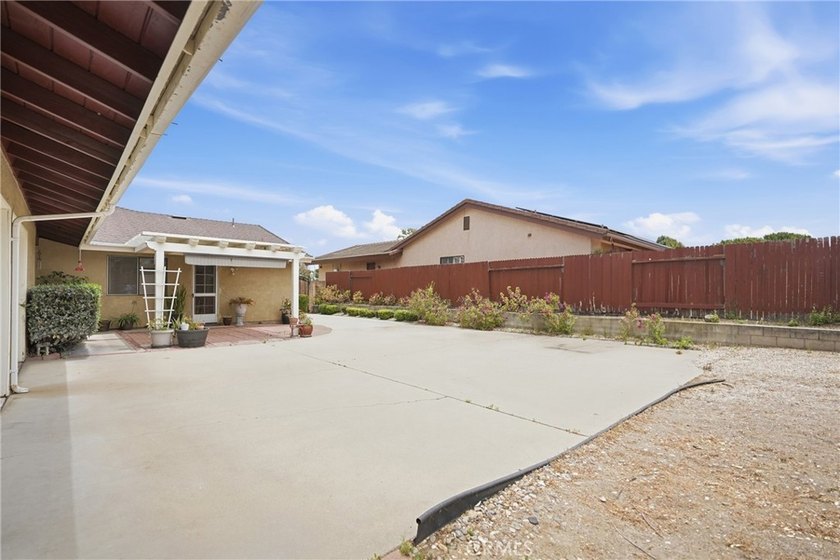 This beautiful Single-Level, 3-bedroom, 2.5-bath home is located - photo 35