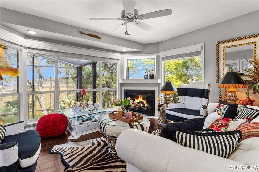 Live the elegant waterfront lifestyle you have always dreamed of - photo 6