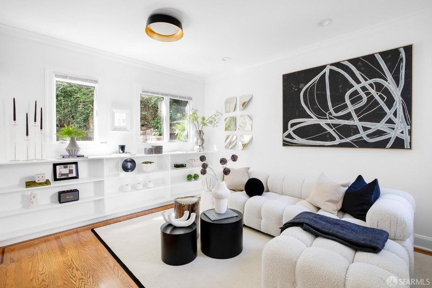 Set on Bernal Heights' North Slope, this updated duplex offers a - photo 2