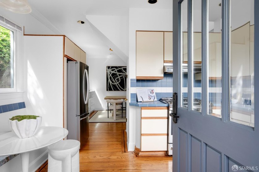 Set on Bernal Heights' North Slope, this updated duplex offers a - photo 3