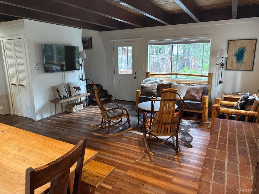 Where alpine serenity and thoughtful modern updates converge - photo 7