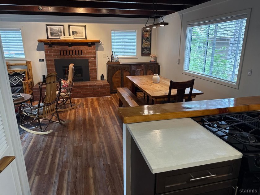 Where alpine serenity and thoughtful modern updates converge - photo 10
