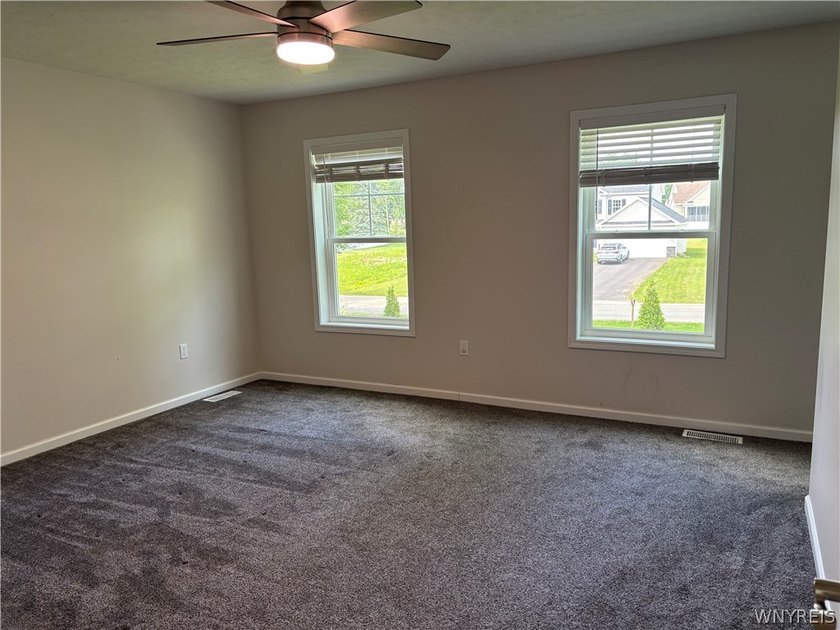 Beautifully maintained 2023 Colonial in the desirable Brooklea - photo 19