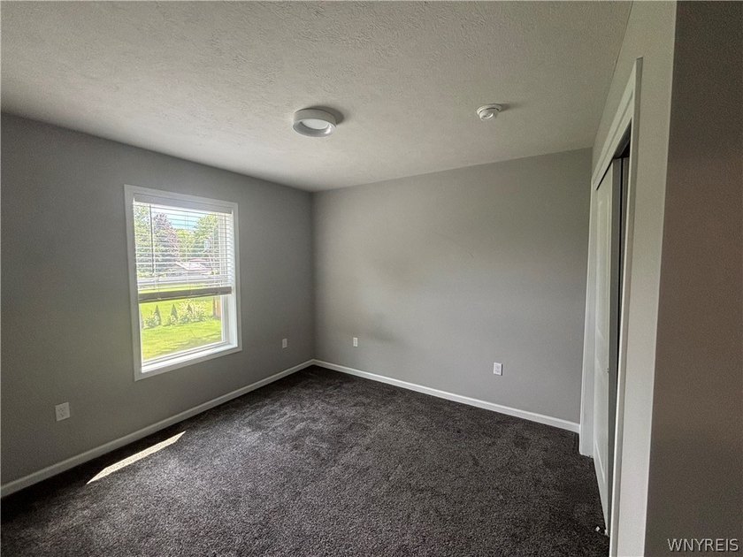 Beautifully maintained 2023 Colonial in the desirable Brooklea - photo 25