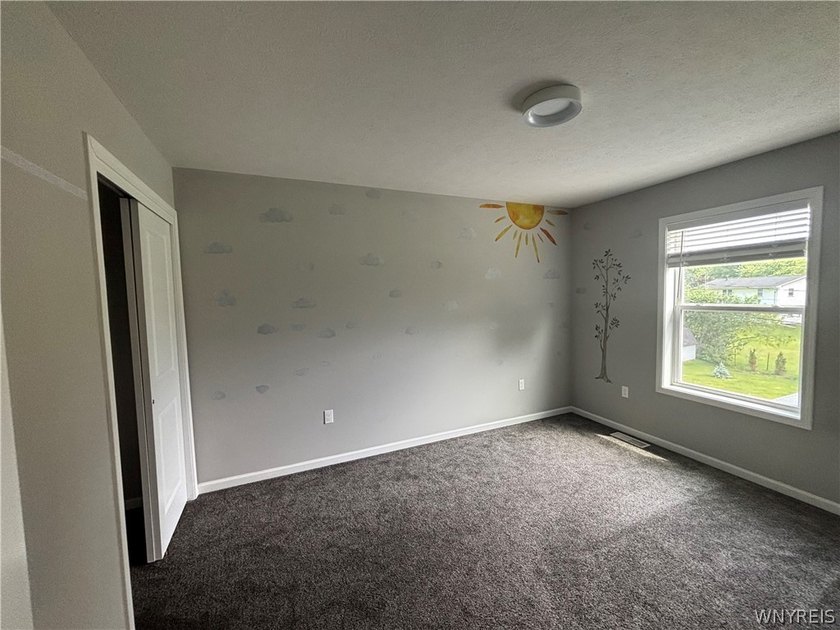 Beautifully maintained 2023 Colonial in the desirable Brooklea - photo 30