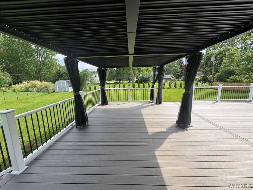 Beautifully maintained 2023 Colonial in the desirable Brooklea - photo 33