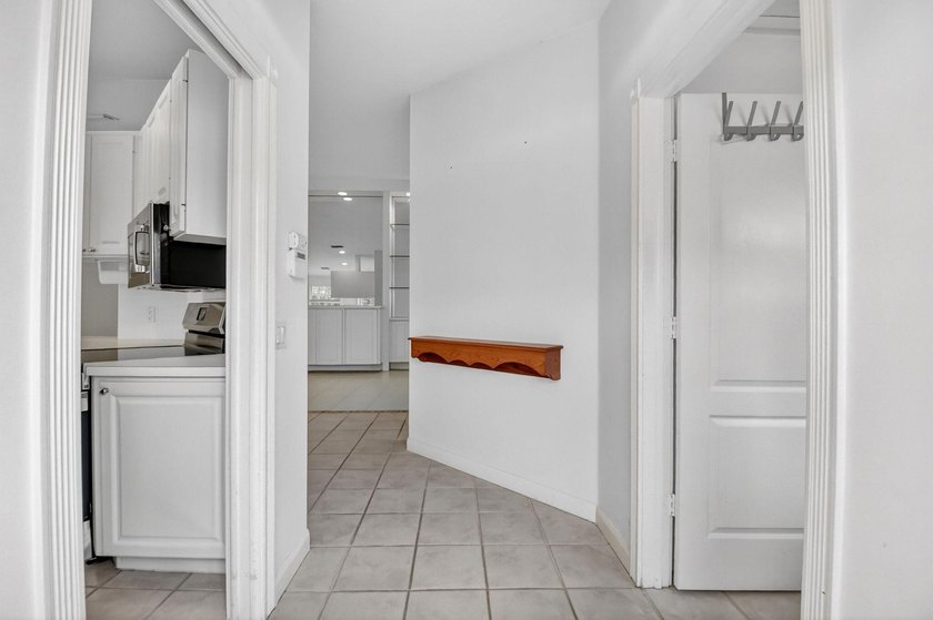 ***NEW ROOF***Welcome to this move-in ready, lake view, 2 BR, 2 - photo 37