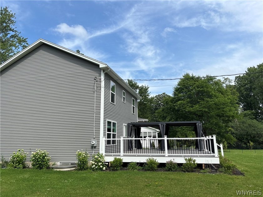 Beautifully maintained 2023 Colonial in the desirable Brooklea - photo 39