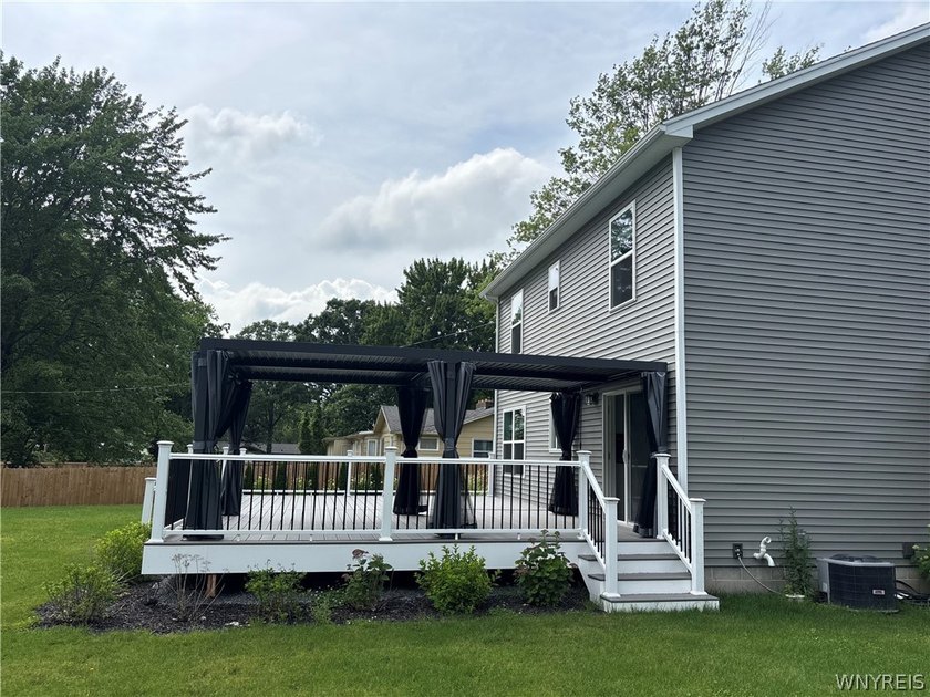 Beautifully maintained 2023 Colonial in the desirable Brooklea - photo 42