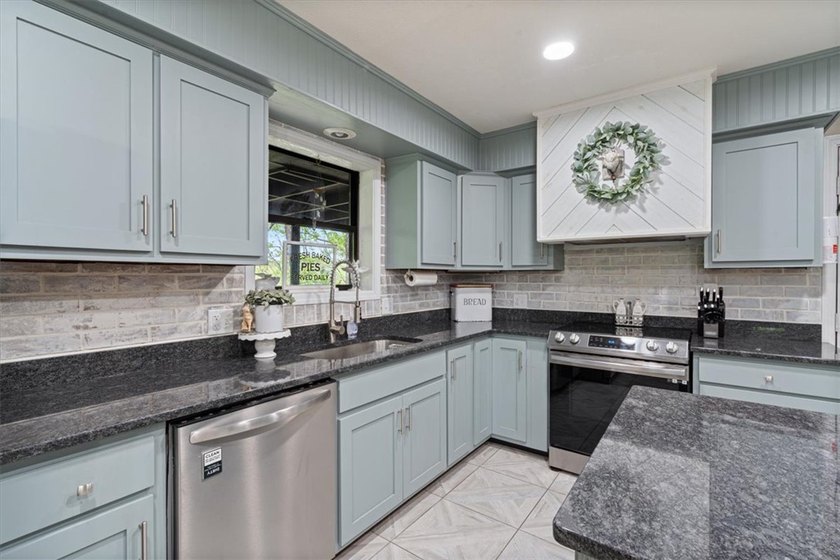 Ready for your new lake home? Holiday Island is the perfect - photo 6