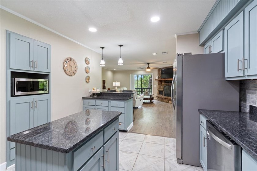 Ready for your new lake home? Holiday Island is the perfect - photo 8