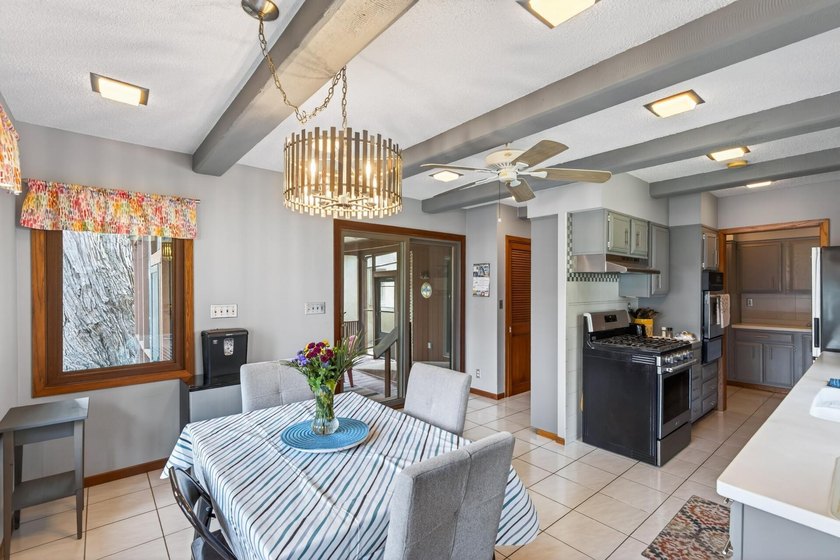 Spacious and beautifully updated 4-bedroom, 3-bath two-story - photo 12