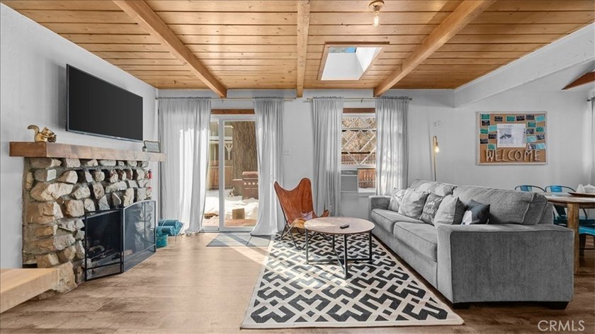 Whether you're looking for your own mountain getaway, a - photo 3