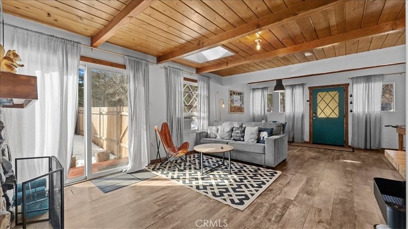 Whether you're looking for your own mountain getaway, a - photo 6