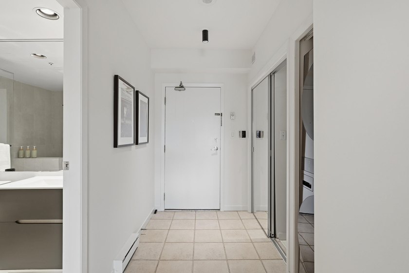 Welcome to the Yorkville, located in one of the most sought - photo 14