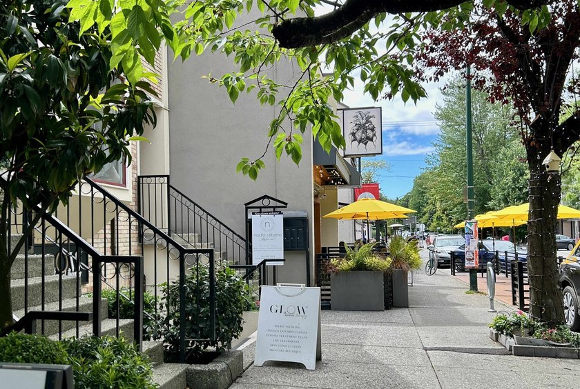 Welcome to the Yorkville, located in one of the most sought - photo 23