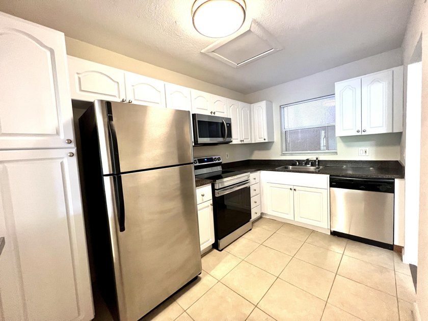 Beautifully renovated and currently leased through March 2027 - photo 3