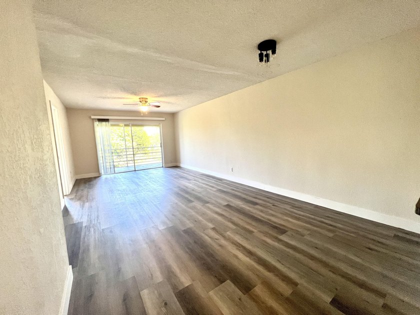 Beautifully renovated and currently leased through March 2027 - photo 4