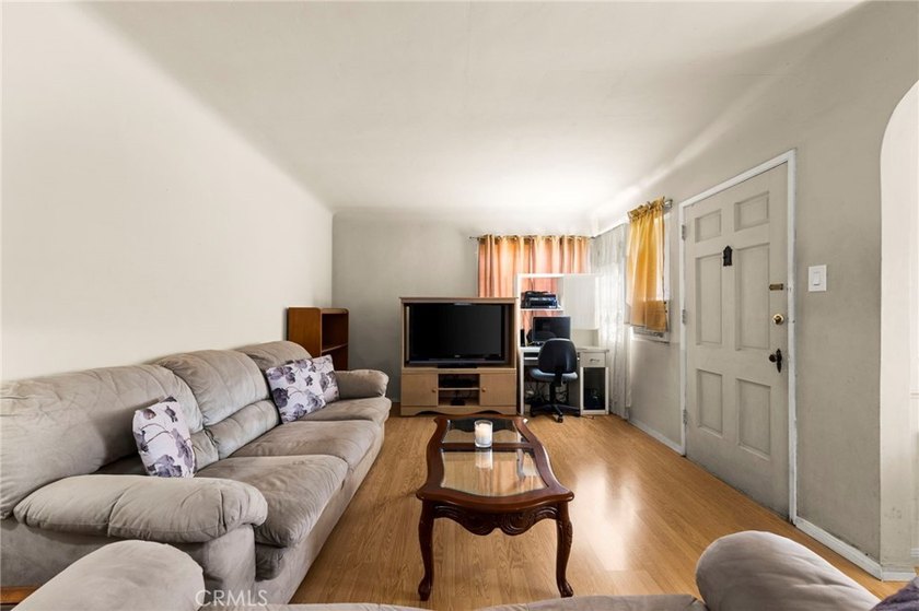 This charming 2-bedroom, 1-bathroom home offers an excellent - photo 4