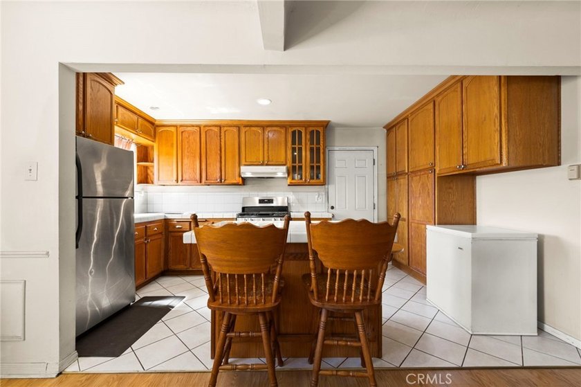 This charming 2-bedroom, 1-bathroom home offers an excellent - photo 7