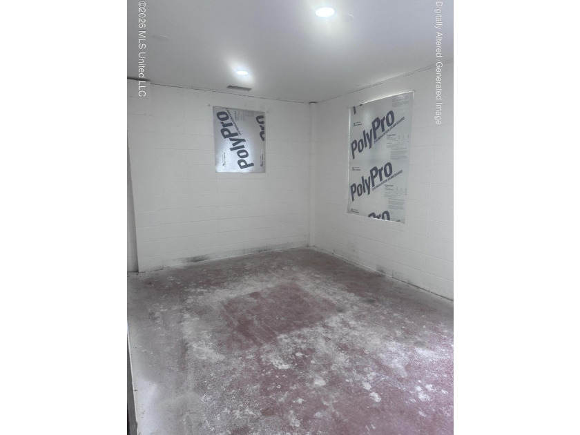 Endless possibilities await in this spacious two-story building - photo 10