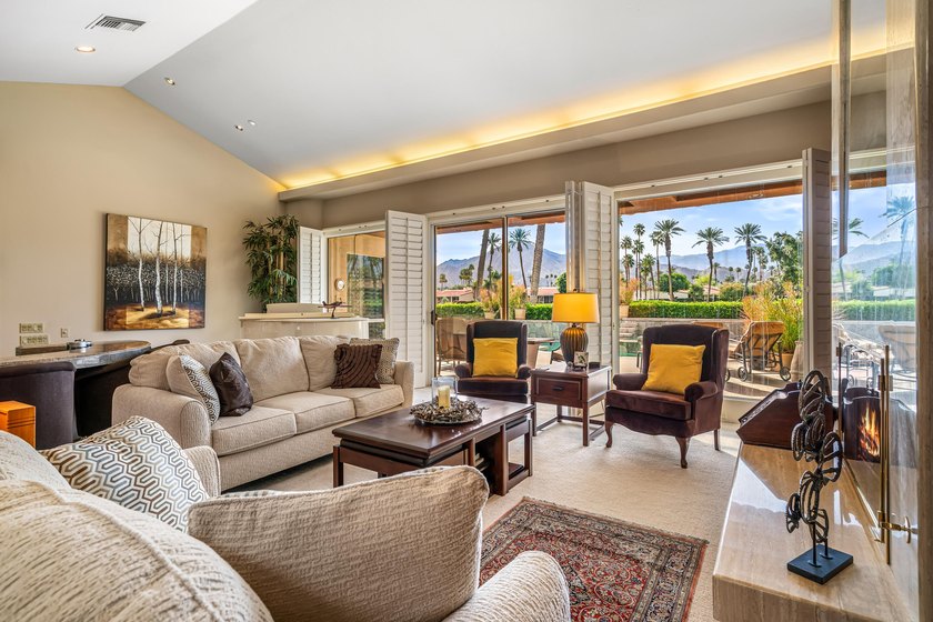Sought-after custom built home with panoramic southern views - photo 9