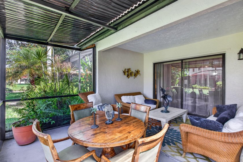 TASTEFULLY UPDATED END-UNIT VILLA WITH A BRAND NEW 2024 ROOF! - photo 16