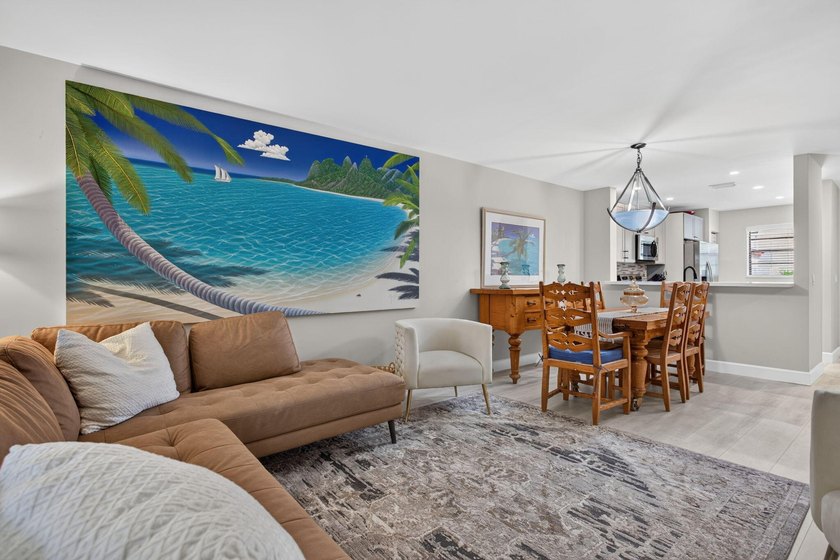 TASTEFULLY UPDATED END-UNIT VILLA WITH A BRAND NEW 2024 ROOF! - photo 17