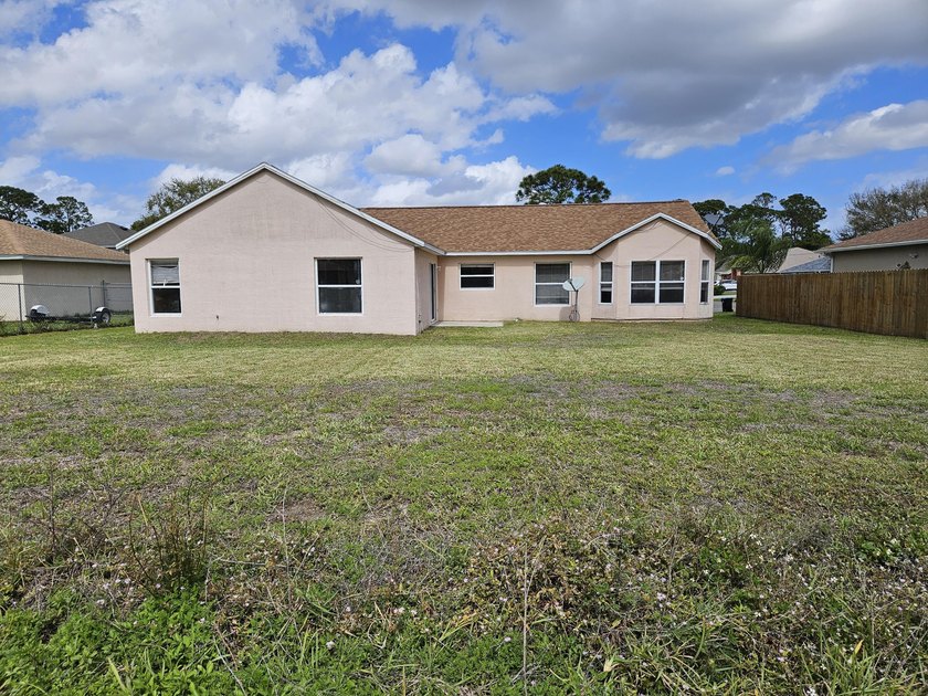 This home is good for big family and also close to everything - photo 2
